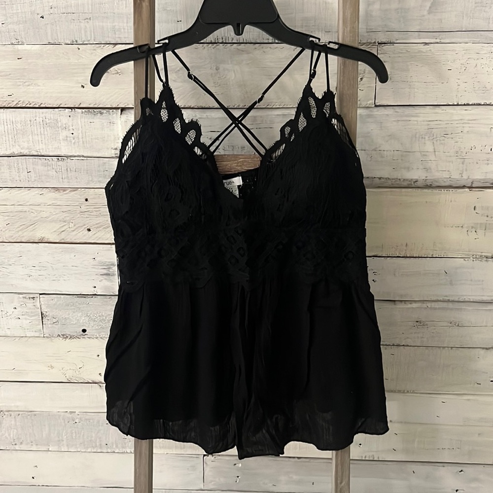 Rue 21 lace tank with adjustable straps. BNWT